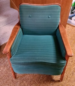 lot 18 image: Green Mid Century Modern Armchair