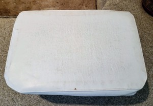 lot 17 image: White Mid Century Modern Ottoman