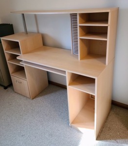 lot 20 image: Office Desk