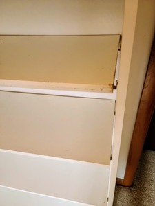 lot 26 image: White Bookshelf