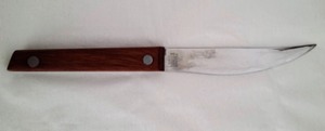 lot 29 image: Vintage Vernco Walnut Knife Set