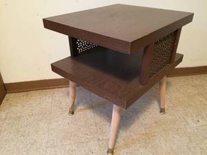 lot 101 image: Vintage Accent Table