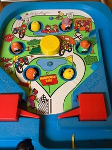 lot 63 image: Questor Vintage Pop Up Pin Ball Game