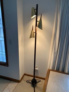 lot 55 image: Six Foot Vintage Pole Lamp