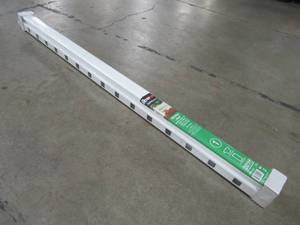 lot 748 image: Fiberon (Actual 3.5-in x 4-in x 6-ft) Sentry 2-Pack White Composite Deck Handrail RL PK 72IN SENTRY WH - NEW