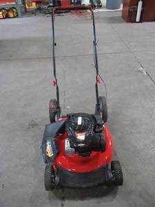 lot 14 image: Troy-bilt 21 in. 140 cc 500e Series Briggs & Stratton Gas Walk Behind Push Mower with 2-in-1 Cutting TriAction Cutting System TB100