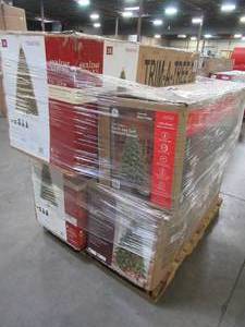 lot 114 image: WHOLESALE MIXED PALLET OF MISCELLANEOUS CHRISTMAS TREES AND DECORATIONS