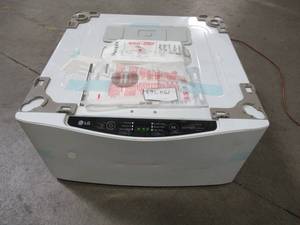 lot 121 image: LG Sidekick 1-cu ft 27-in Pedestal Washer In White WD100CW Untested - SLIGHT SCRATCH AND DENT, ELECTRONICS WORK