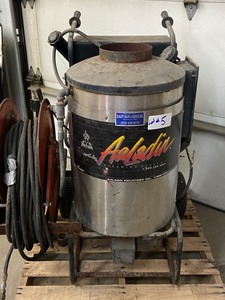 lot 5 image: Aaladin Hot-Water Pressure Washer