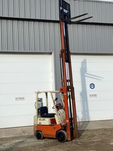 lot 1 image: Nissan Forklift