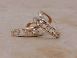 lot 35 image: 12 Carat Fine Diamond Estate Earrings in 14k Yellow Gold $1950 Retail