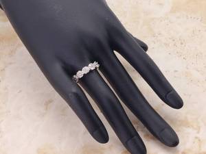 lot 51 image: Ladies Diamond Cluster Ring in Yellow Gold