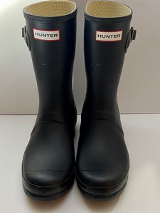 lot 7 image: Pair Unisex Black Hunter Boots- Original Short