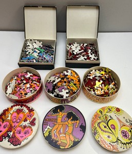 lot 75 image: 5 1960s70s Springbok Mini Puzzles 3 Circle & 2 Square