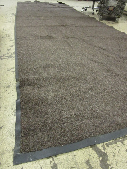 lot 118 image: COMMERCIAL INTERIOR MAT, 17 LONG