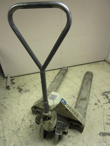 lot 112 image: CROWN PALLET JACK, WITH 4,500 LBS. CAPACITY