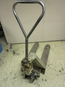 lot 113 image: CROWN PALLET JACK, WITH 4,500 LB. CAPACITY