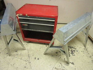 lot 120 image: SEARSCRAFTSMAN ROLLING TOOL CHEST, RETRACTABLE SAW HORSES