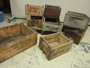 lot 129 image: VINTAGE WOOD CRATES