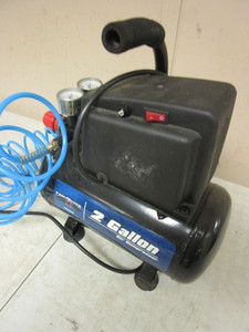 lot 133 image: EAGLE RIVER 2-GALLON AIR COMPRESSOR