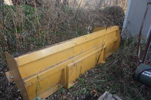lot 3 image: Brand New Universal Mount Bobcat Skid Loader Skid Steer 8 Snow Pusher Attachment