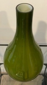 lot 19 image: Lovely Green Crate and Barrel Vase