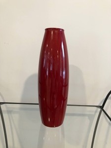 lot 37 image: Beautiful Red Vase