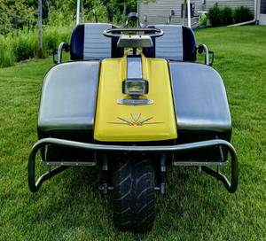 lot 1 image: American Classic - 1970 Harley Davidson Gas-Powered Golf Cart (used, restored, excellent condition)