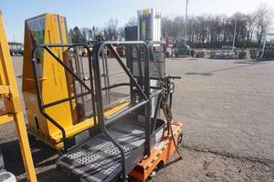 lot 25 image: Bil Jax XLT 1571 Work Force Stock Picker Electric Personnel Lift