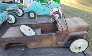 Jeep Pedal Car Body with Only 3 Wheels, Missing Rear Axel ande Canopy
