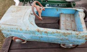 Murray Tee Bird Peddle Car - Missing one Hubcap, Left Rear Tire is separating from the Rim