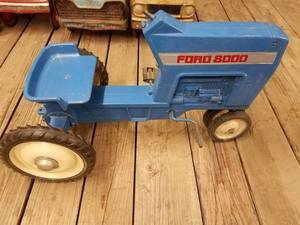 1968 Ertl Ford 8000 Pedal Tractor - Rear Wheels have been welded, Missing Steering Wheel and Right Pedal