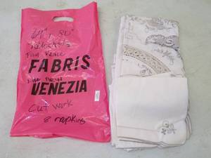 Cutwork Tablecloth from Venice with 8 Napkins 64 x 80