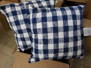 lot 4 image: Set of 2 New 22 Square Threshold T...