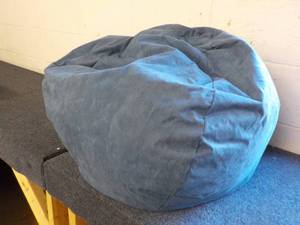 lot 19 image: Puff Ball...