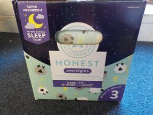 lot 21 image: Box of Honest Overnight Diapers- 60...