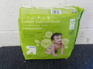 lot 28 image: Up and Up 3 Packs - 216 Wipes Fresh...