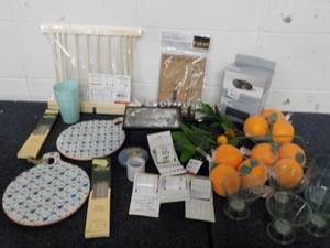 lot 41 image: Home Dcor Lot...