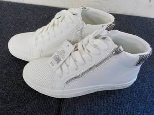 lot 80 image: size 7 Womens Shoes Universal Thre...