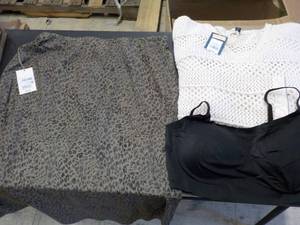 lot 91 image: Womens Size XL Clothing...