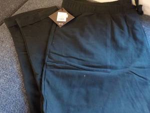 lot 96 image: Womens Size 3X Jeans...