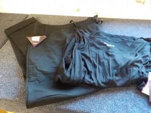 lot 97 image: Womens Size 4X Jeans and Top...