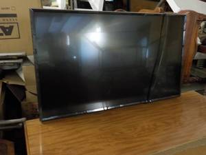 lot 186 image: 42 LG TV...