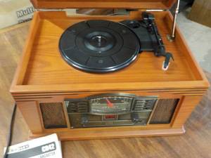 lot 189 image: Crosley CR42 Lancaster Record Playe...
