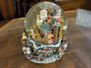 lot 213 image: Xmas Globe, Clocks, Wastebaskets, a...