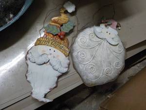lot 220 image: Metal Christmas decor