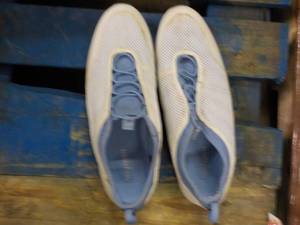 lot 250 image: Easy Spirit Womens Size 10...