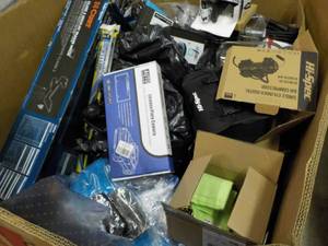 lot 261 image: Pallet of Merchandise from a major ...