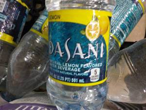 lot 262 image: 24 Pack of Dasani Lemon Flavored Wa...