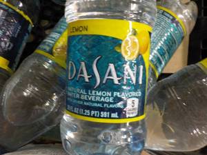 lot 264 image: 24 Pack of Dasani Lemon Flavored Wa...